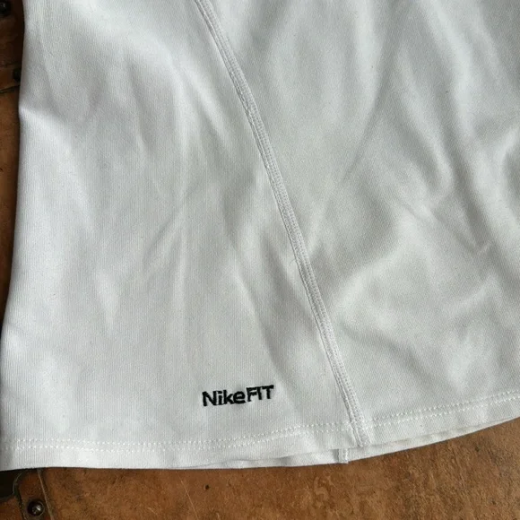 $5 Bundled Nike LiveStrong Tank - Picture 3 of 4